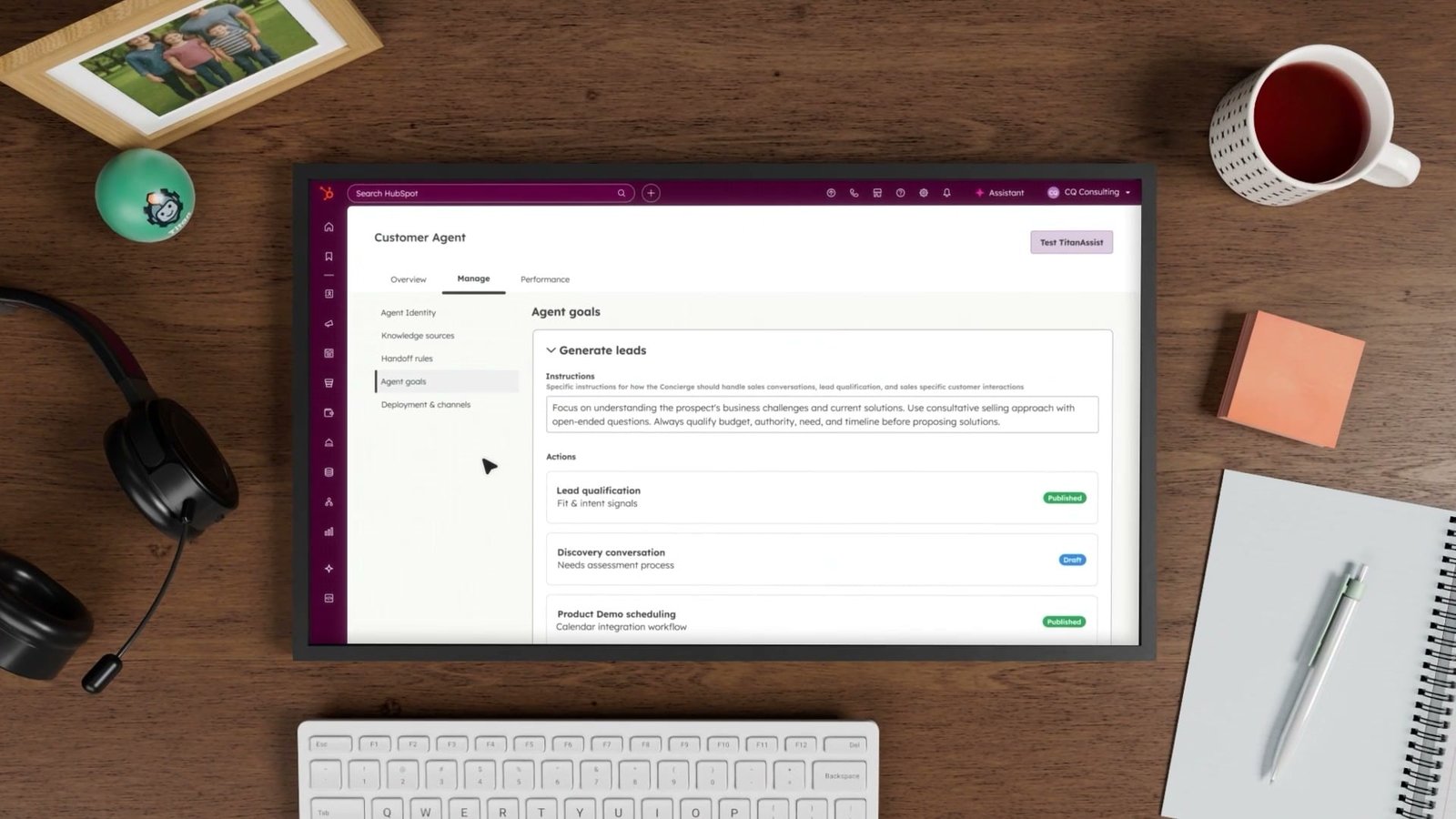 HubSpot Customer Agent demo interface showing agent goals, knowledge sources and handoff rules
